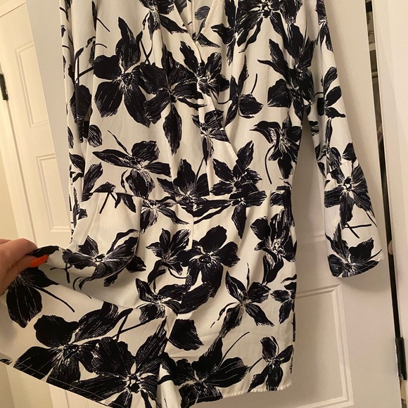 Dynamite Romper - Picture 4 of 7